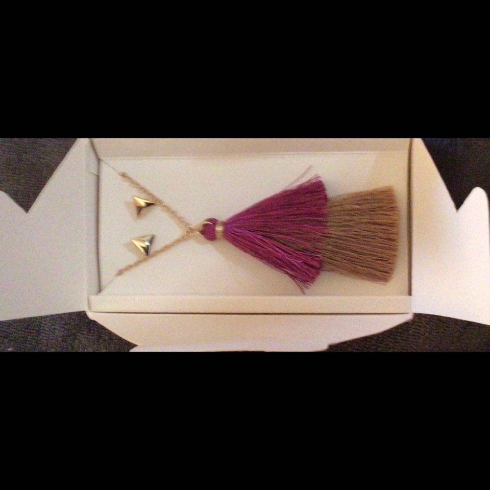 BNIB LILY SKY NECKLACE & EARRINGS SET
